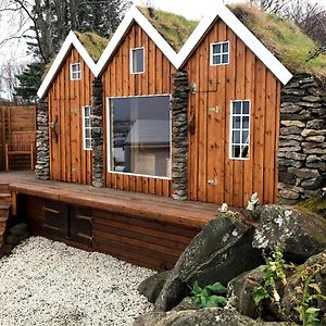 ICELAND SJF Villa, Hot tub&Outdoor Sauna Amazing Mountains&City View Over Reykjavík